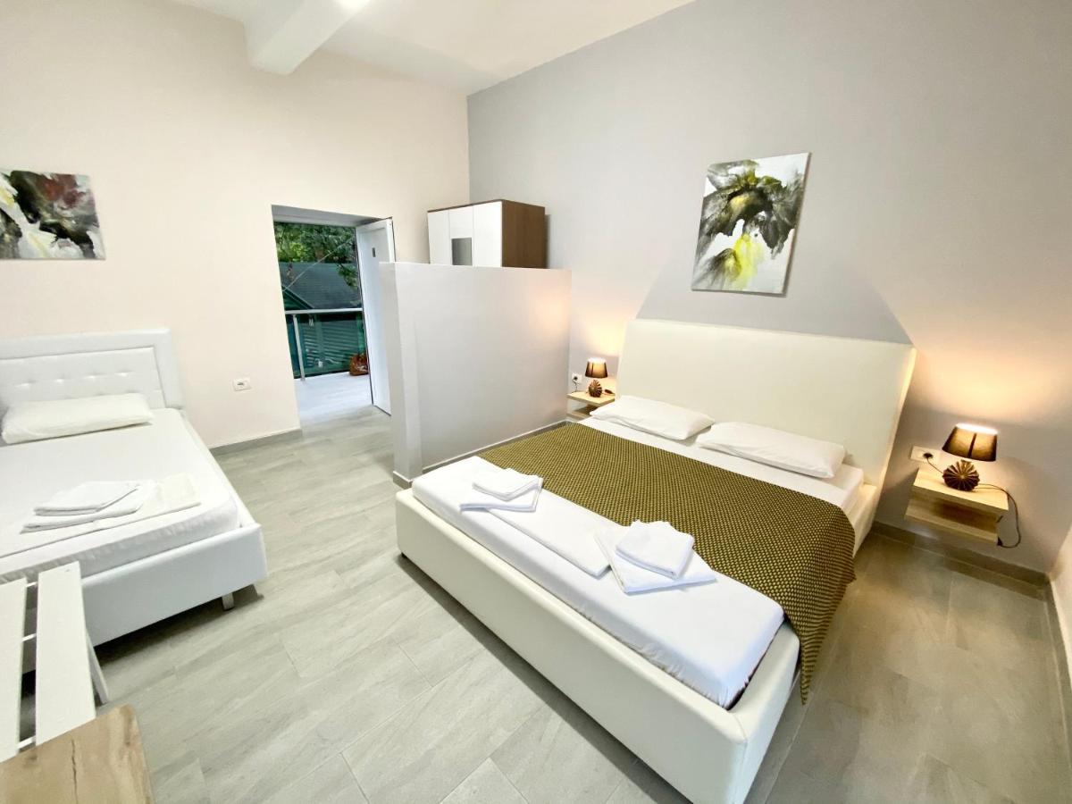 Guesthouse Riviera "Xh&M" เดอร์มี ภายนอก รูปภาพ