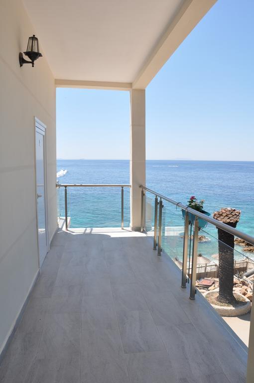 Guesthouse Riviera "Xh&M" เดอร์มี ภายนอก รูปภาพ