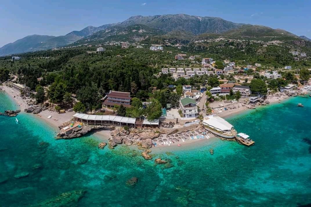 Guesthouse Riviera "Xh&M" เดอร์มี ภายนอก รูปภาพ
